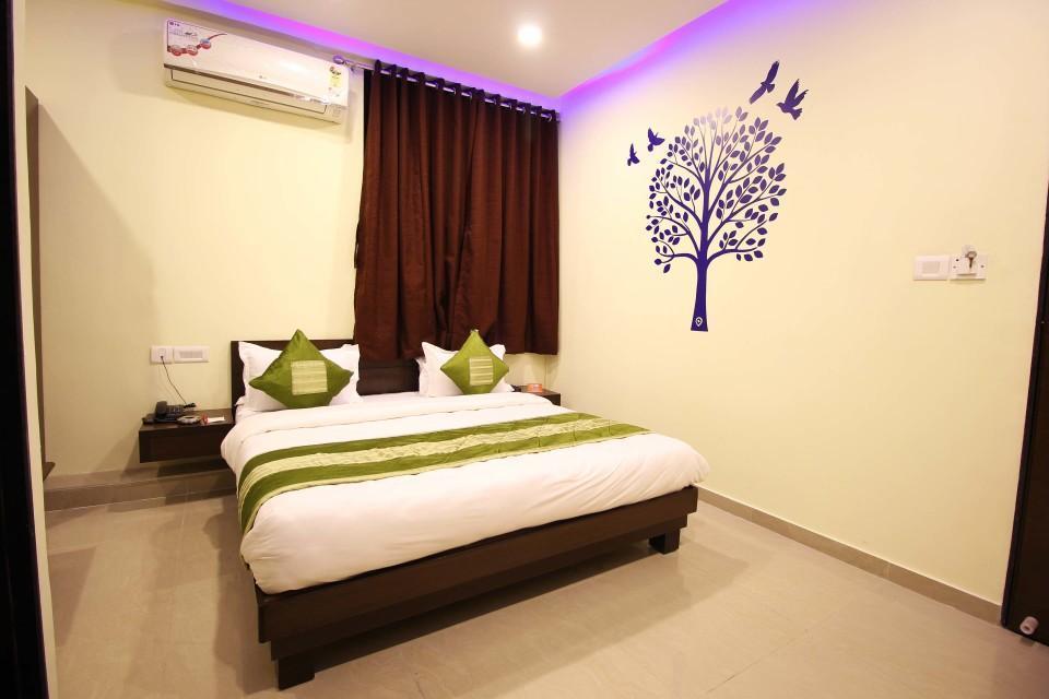 Hotel Ambience Sarkhej Exteriör bild