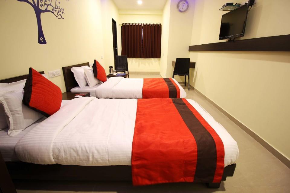 Hotel Ambience Sarkhej Exteriör bild